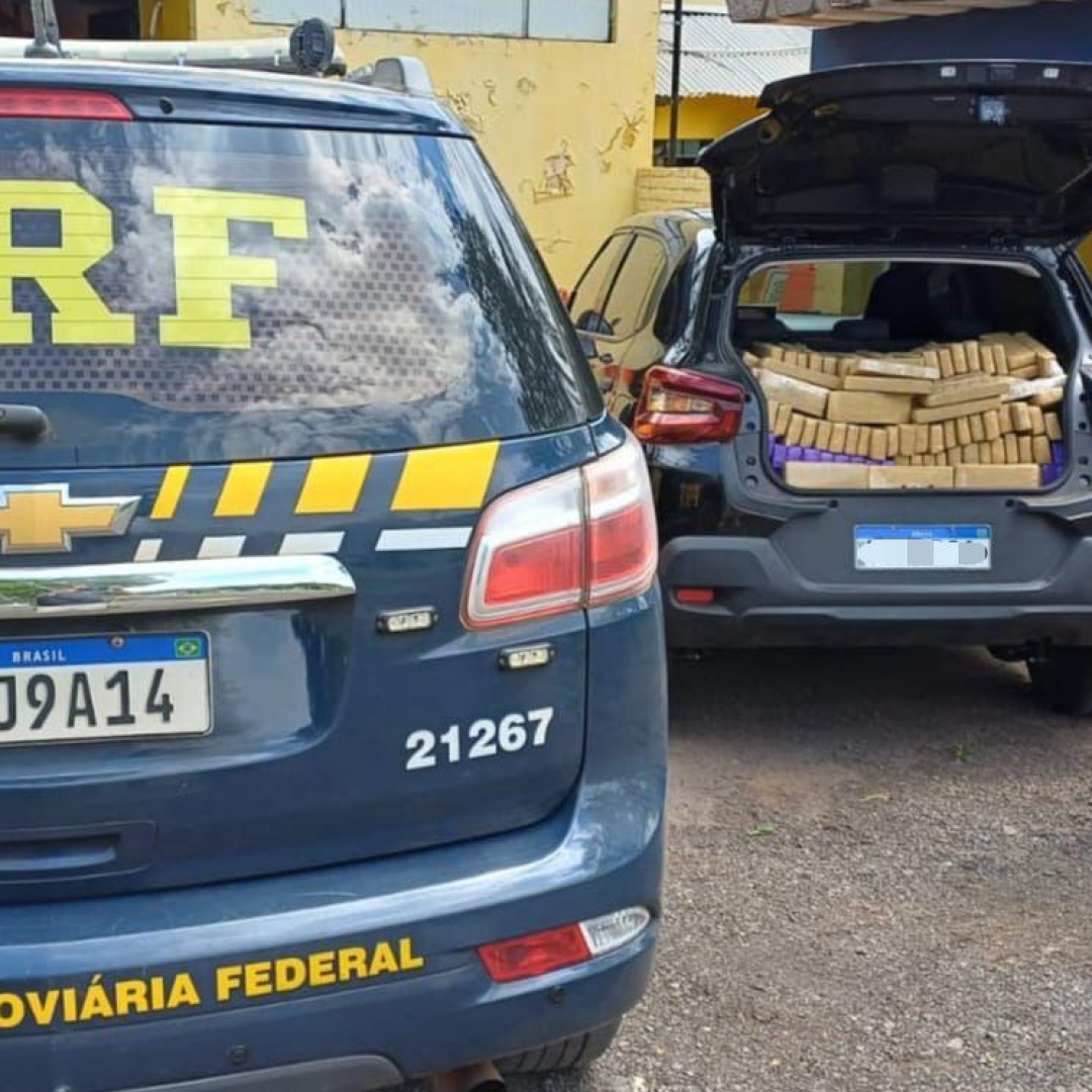 PRF APREENDE 337 KG DE MACONHA APÓS PERSEGUIÇÃO NA DIVISA DO PR COM SP