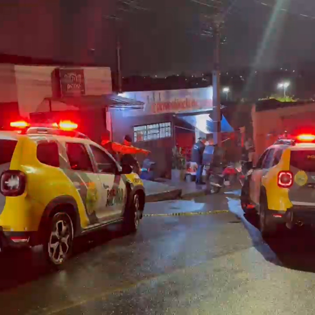 JOVEM DE 19 ANOS É EXECUTADO A TIROS DENTRO DE CONVENIÊNCIA EM LONDRINA 