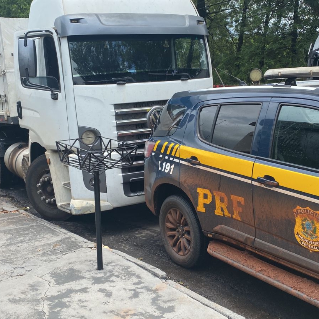 PRF APREENDE MAIS DE 200 KG DE COCAÍNA NA REGIÃO DE LONDRINA 