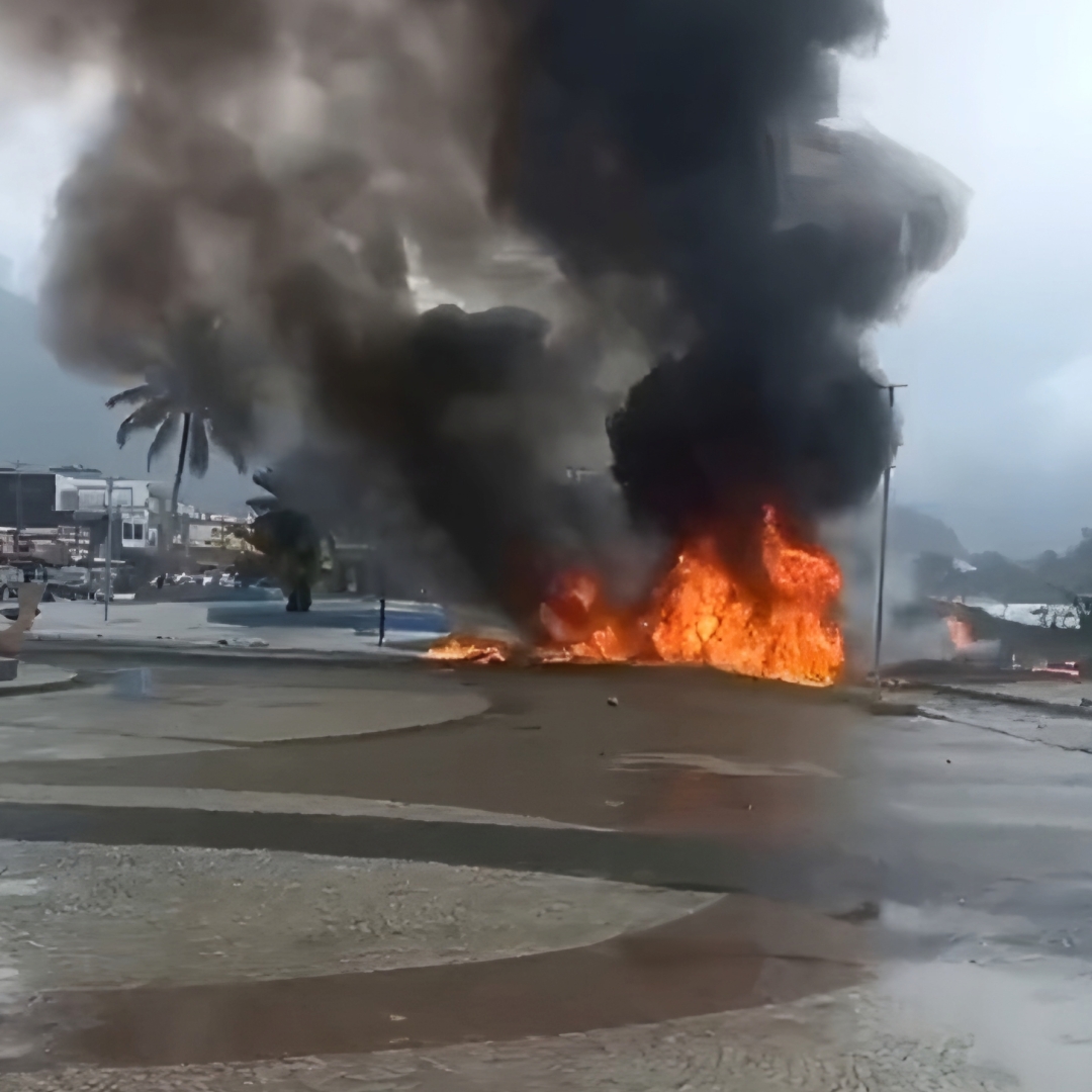 AVIÃO DE PEQUENO PORTE CAI NO LITORAL NORTE DE SÃO PAULO; PILOTO MORRE