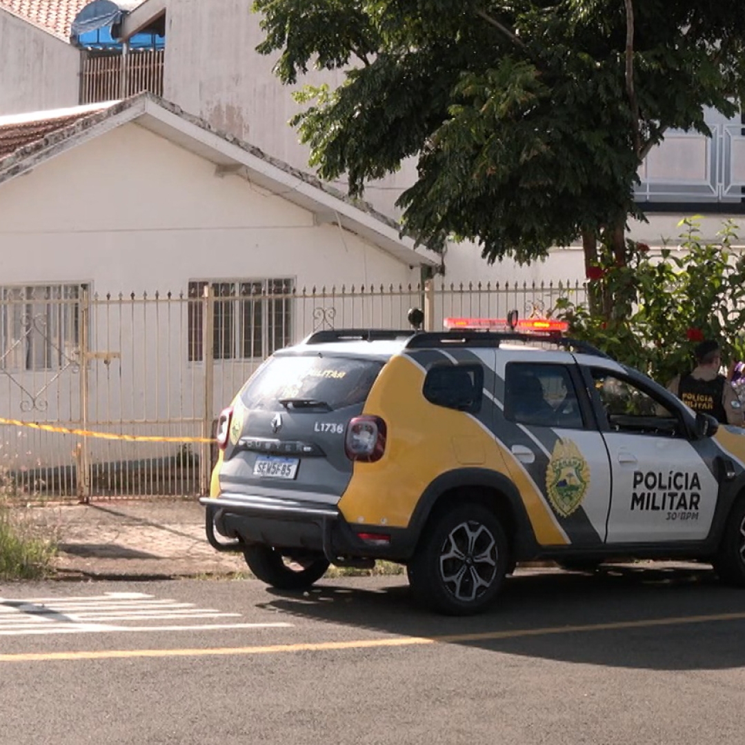 HOMEM É MORTO A TIROS E CORPO É ENCONTRADO EM CASA NA ZONA NORTE DE LONDRINA 