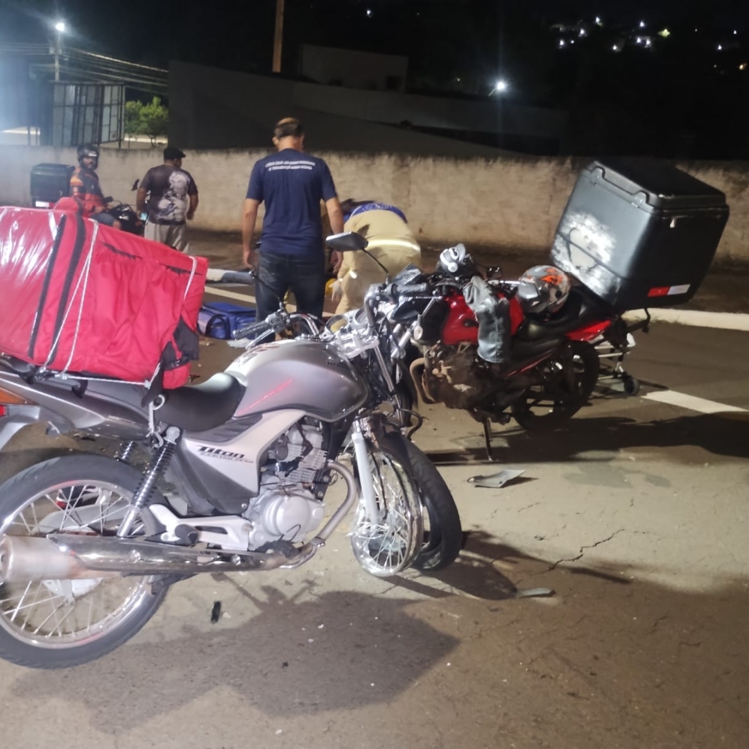 COLISÃO ENTRE MOTOCICLISTAS DEIXA DOIS FERIDOS EM LONDRINA 