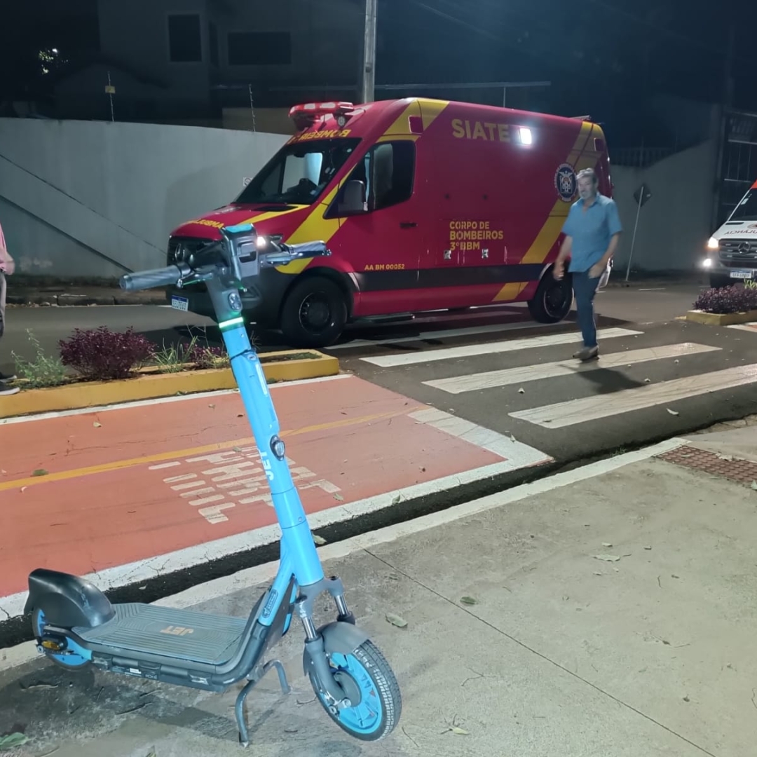 MULHER É LEVADA EM ESTADO GRAVE AO HOSPITAL APÓS SOFRER QUEDA DE PATINETE EM LONDRINA 