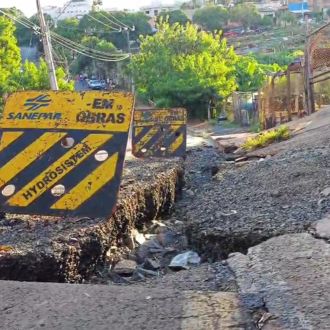 MOTOCICLISTA MORRE APÓS COLIDIR CONTRA POSTE EM CAMBÉ