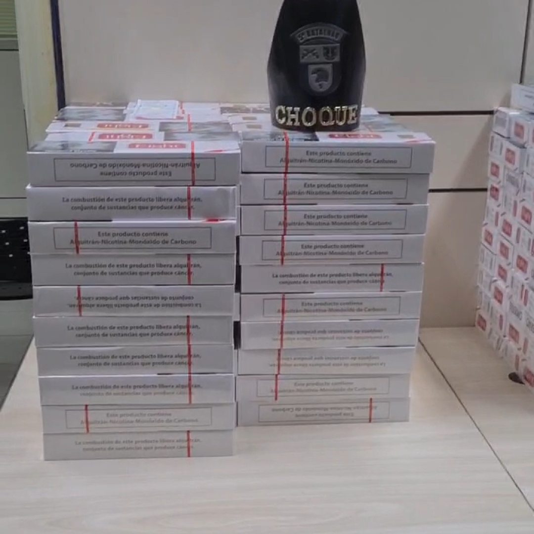 TRIO É DETIDO COM CIGARROS CONTRABANDEADOS EM ÔNIBUS DE LINHA NA RODOVIÁRIA DE LONDRINA