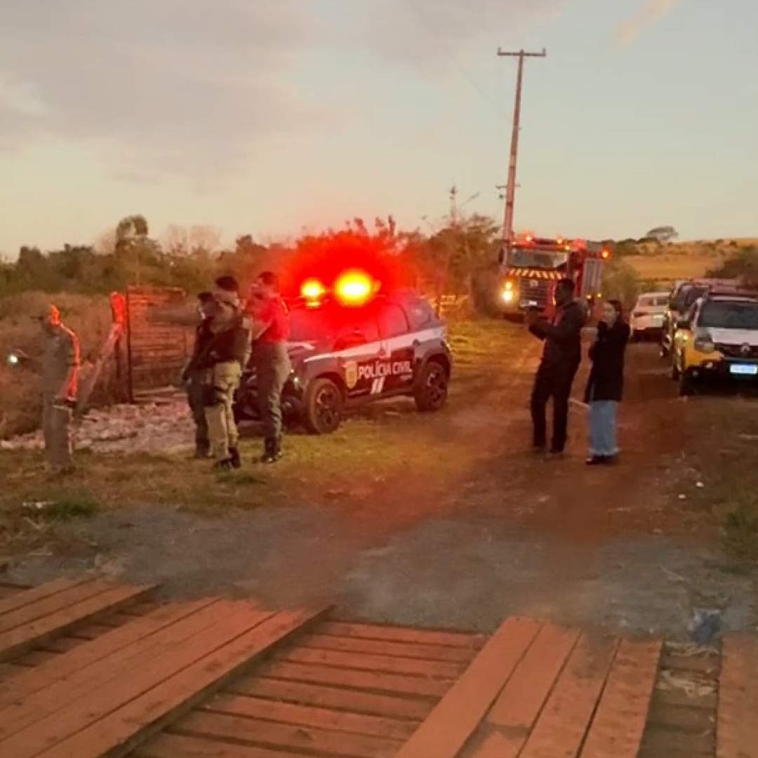 CORPO EM ESTADO AVANÇADO DE DECOMPOSIÇÃO É ACHADO EM CÓRREGO DE LONDRINA; VÍTIMA PODE SER HOMEM DESAPARECIDO