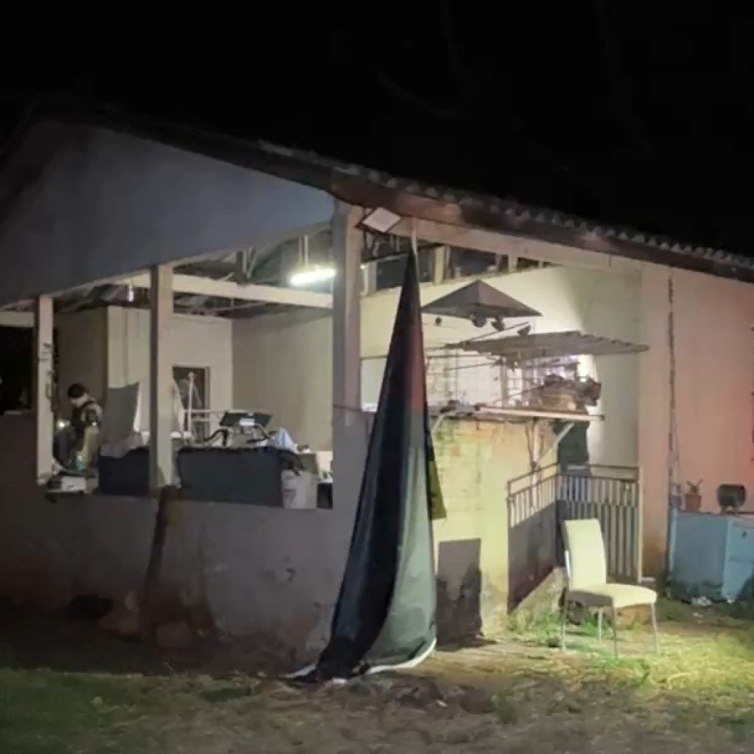 CORPO EM ESTADO AVANÇADO DE DECOMPOSIÇÃO É ACHADO EM CÓRREGO DE LONDRINA; VÍTIMA PODE SER HOMEM DESAPARECIDO