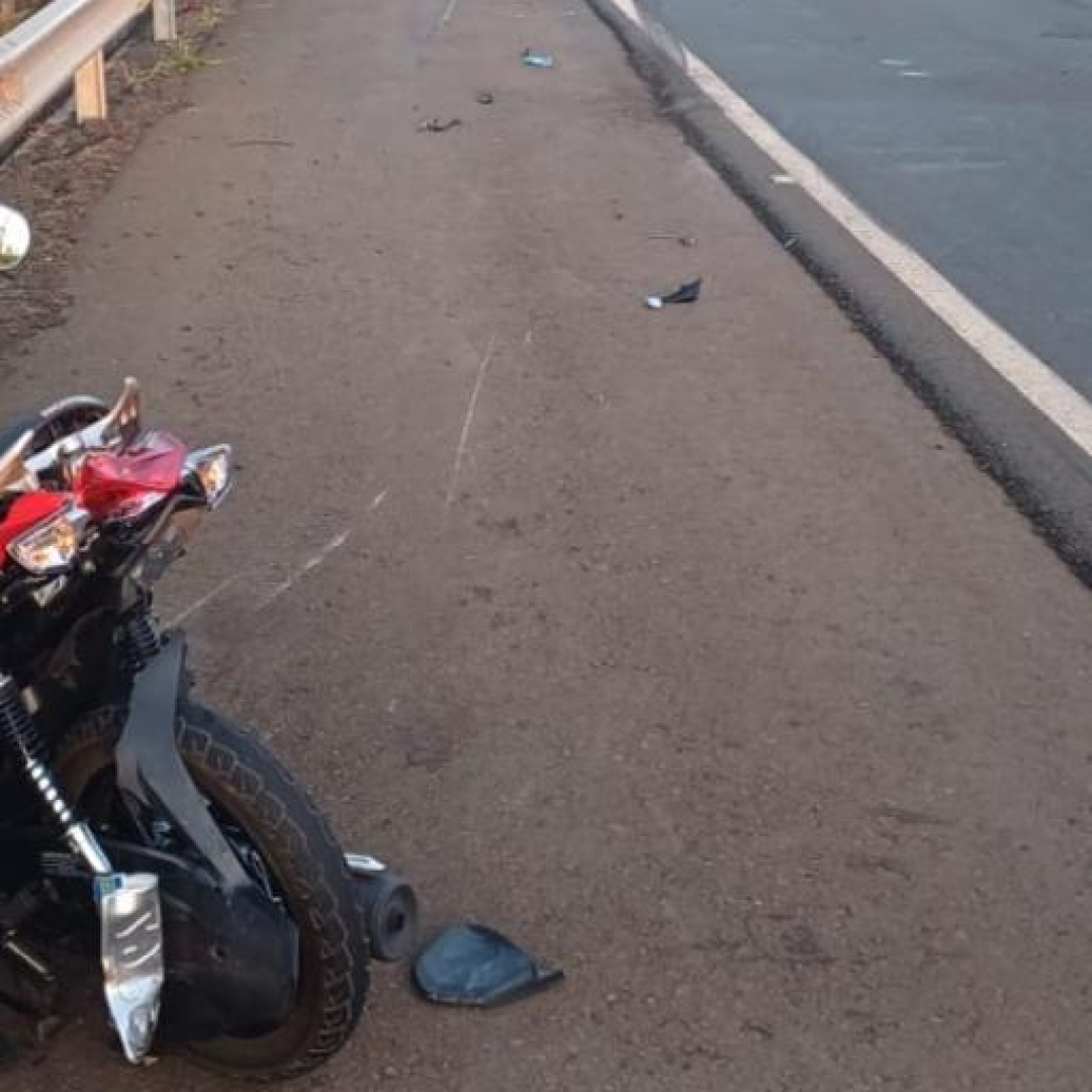 MULHER MORRE APÓS SER ATINGIDA POR VEÍCULO QUE FUGIU SEM PRESTAR SOCORRO NA BR-369 EM URAÍ
