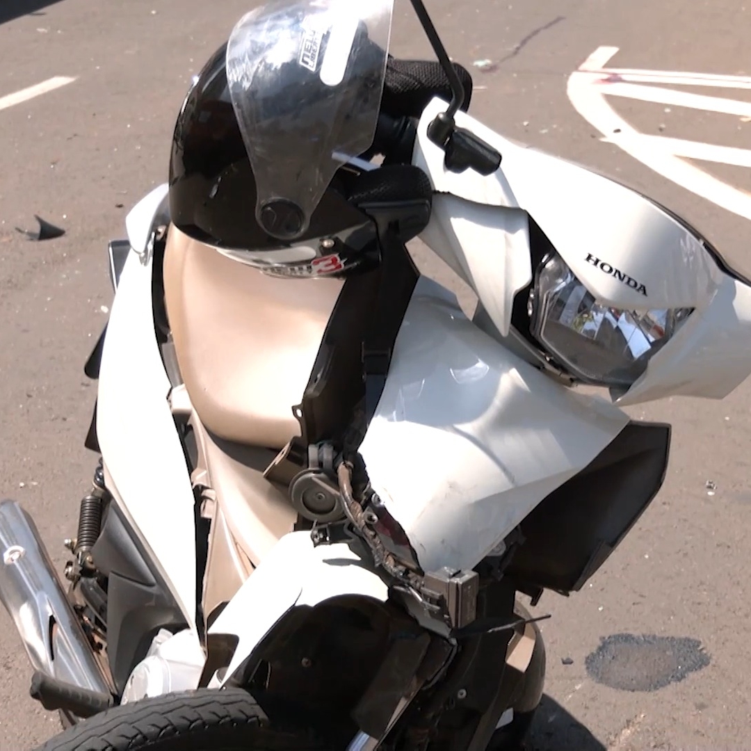 MULHER MORRE NO HOSPITAL APÓS COLISÃO ENTRE MOTO E CAMINHONETE NO CENTRO DE LONDRINA