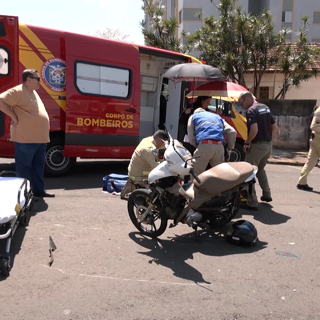MULHER MORRE NO HOSPITAL APÓS COLISÃO ENTRE MOTO E CAMINHONETE NO CENTRO DE LONDRINA