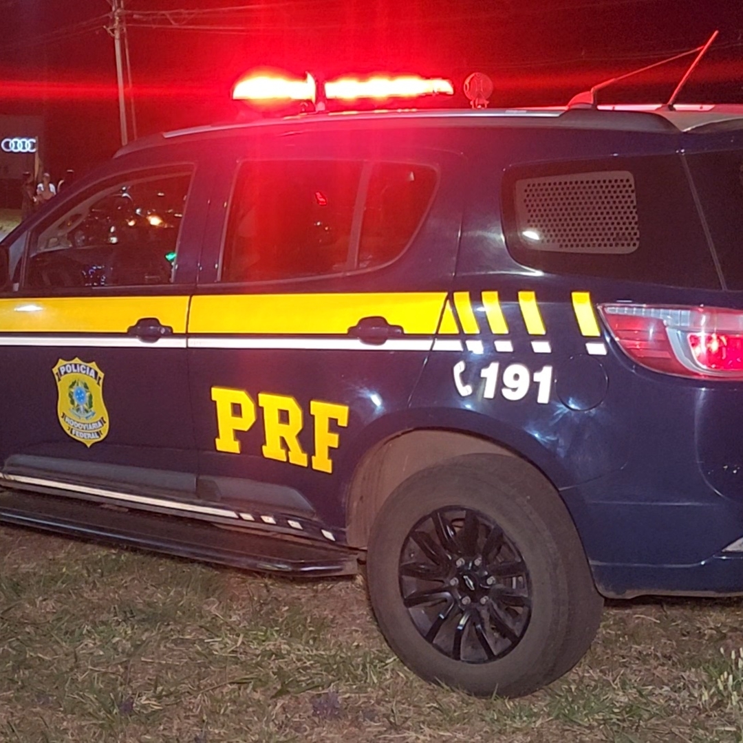 QUATRO CARROS SE ENVOLVEM EM ENGAVETAMENTO NA TIRADENTES, EM LONDRINA