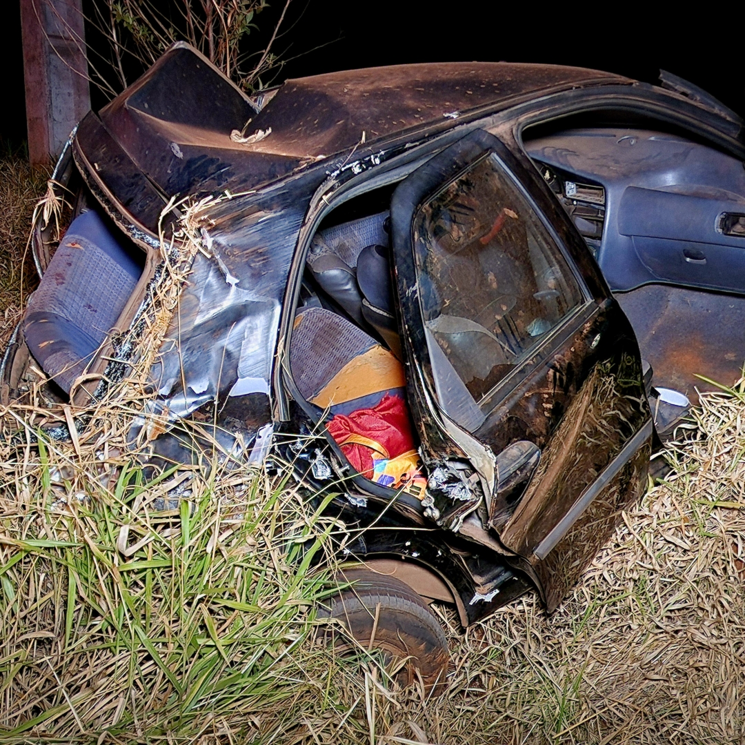 COLISÃO ENTRE DOIS CARROS DEIXA TRÊS FERIDOS NA RODOVIA CARLOS JOÃO STRASS, EM LONDRINA