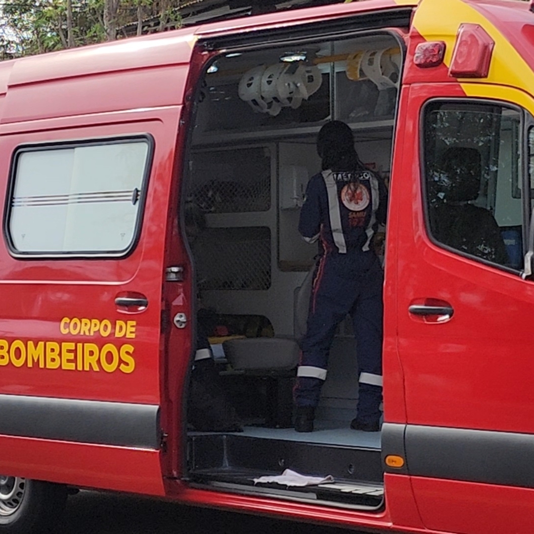CASAL FICA FERIDO APÓS QUEDA DE MOTO NA ZONA NORTE DE LONDRINA