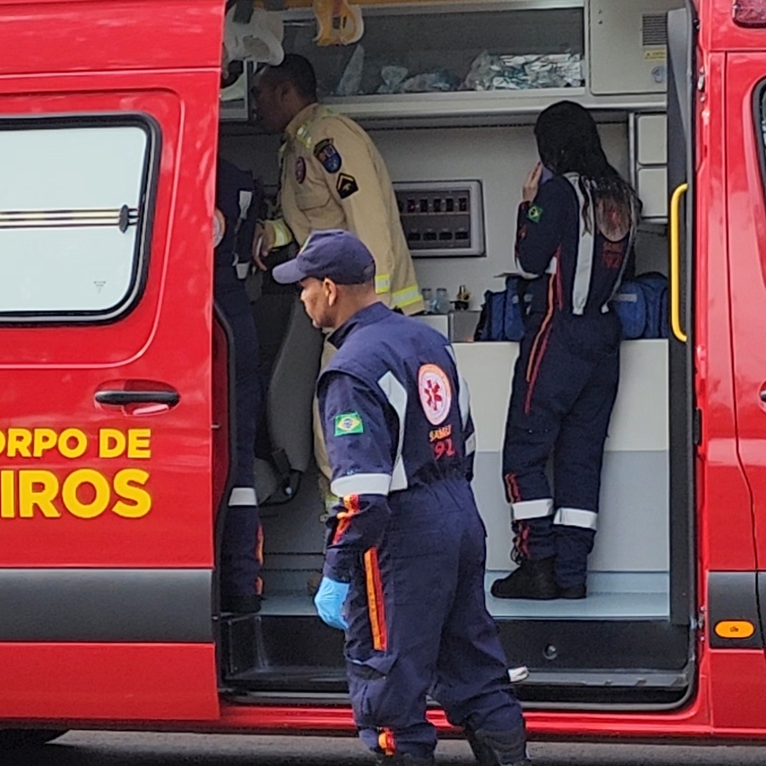 CASAL FICA FERIDO APÓS QUEDA DE MOTO NA ZONA NORTE DE LONDRINA