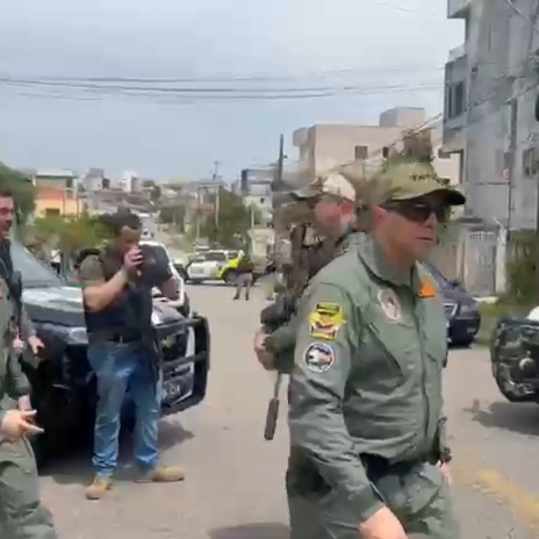 CONFRONTO EM SÃO JOSÉ DOS PINHAIS TERMINA COM MORTE DE 8⁰ SUSPEITO DE EXECUTAR EX-DELEGADO-GERAL DE SÃO PAULO