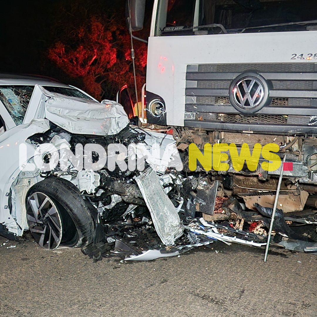 JOVEM DE 19 ANOS FICA GRAVEMENTE FERIDA EM COLISÃO FRONTAL NA PR-862 EM IBIPORÃ