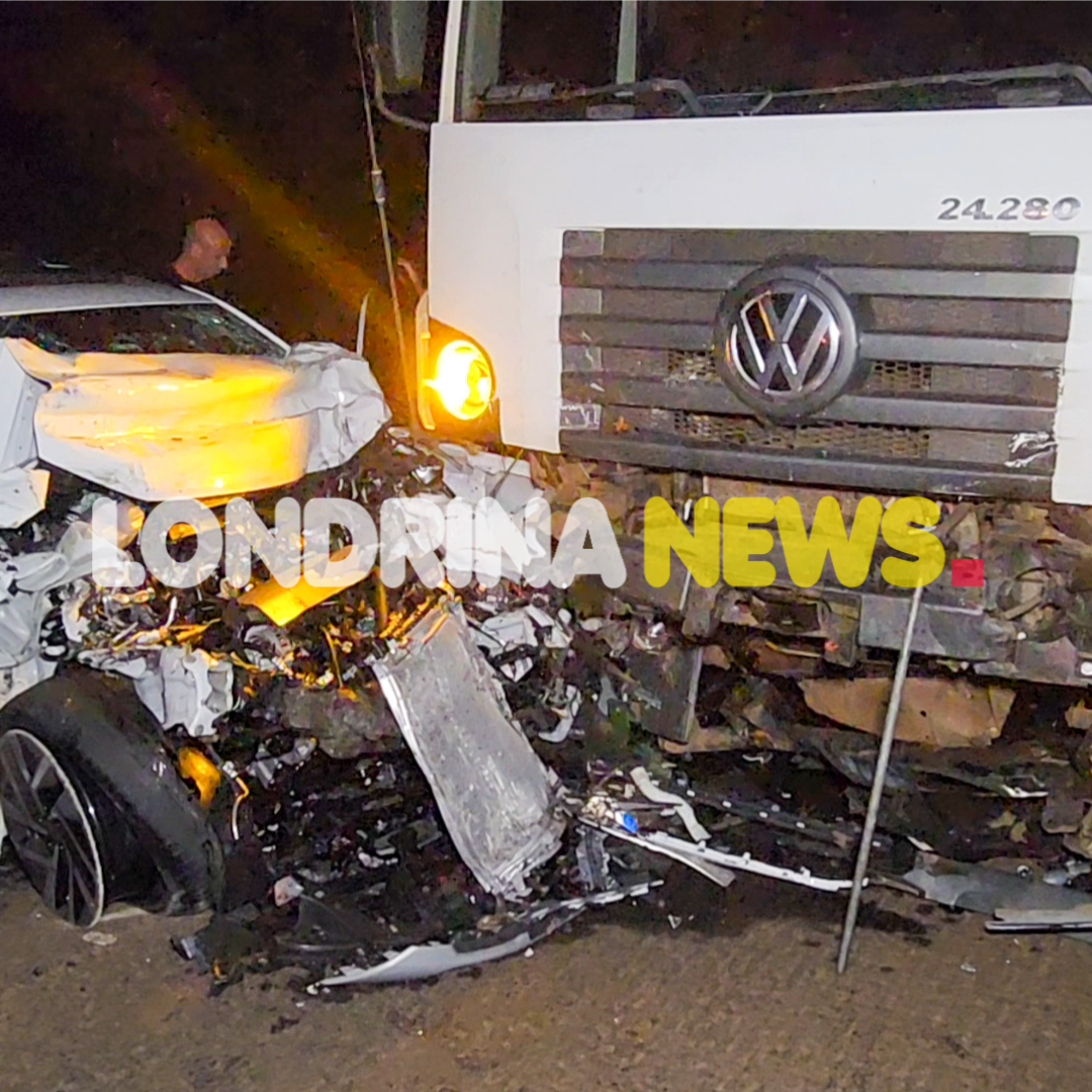 JOVEM DE 19 ANOS FICA GRAVEMENTE FERIDA EM COLISÃO FRONTAL NA PR-862 EM IBIPORÃ