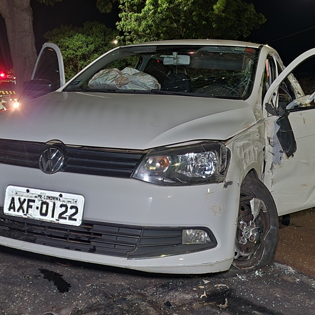 MOTORISTA FICA FERIDA APÓS BATER CARRO CONTRA MURO NA ZONA NORTE DE LONDRINA