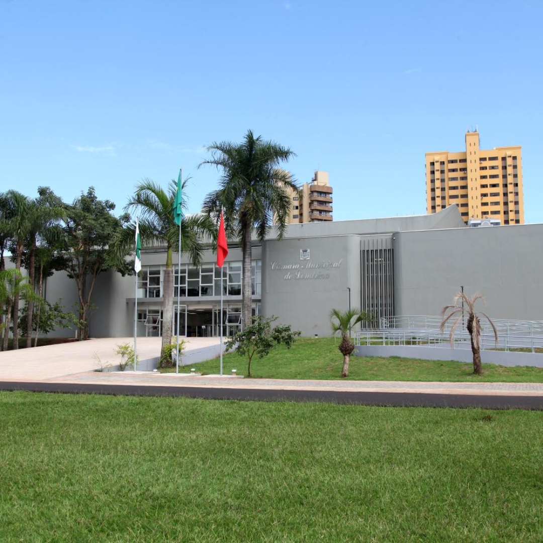 LONDRINA APROVA LEI QUE VETA MÚSICAS COM CONTEÚDO INAPROPRIADO (FUNK) EM ESCOLAS