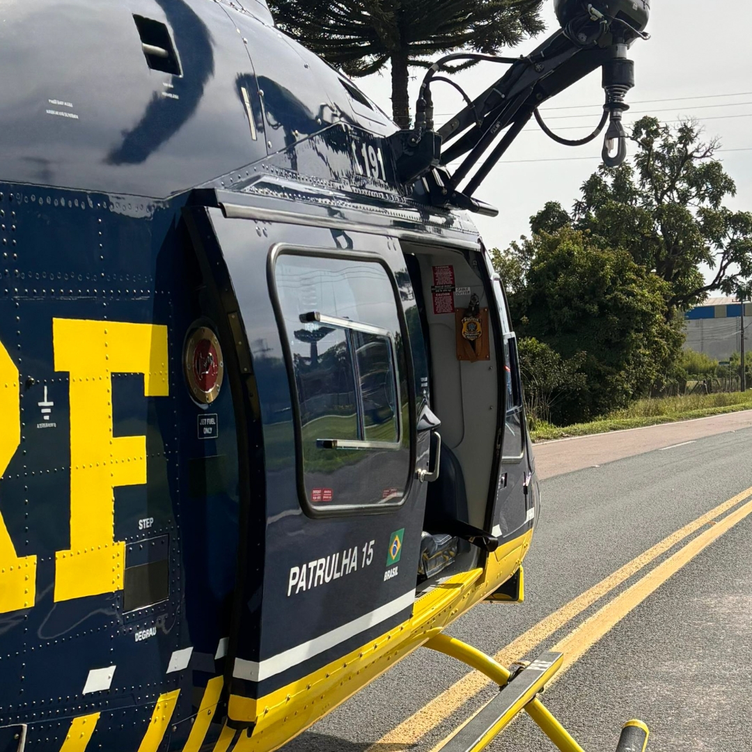 COLISÃO ENTRE CARRO E CAMINHÃO DEIXA DUAS PESSOAS MORTAS E CRIANÇA FERIDA NA BR-476, EM ARAUCÁRIA