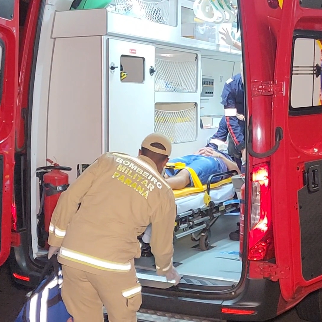 MOTOCICLISTA FICA FERIDO APÓS QUEDA NA AVENIDA MARINGÁ EM LONDRINA