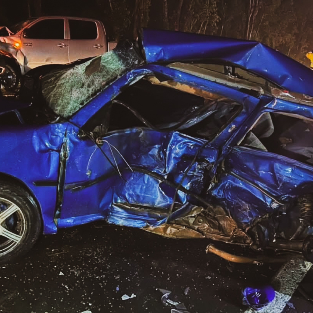 COLISÃO FRONTAL DEIXA 4 MORTOS NA BR-373, EM GUAMIRANGA