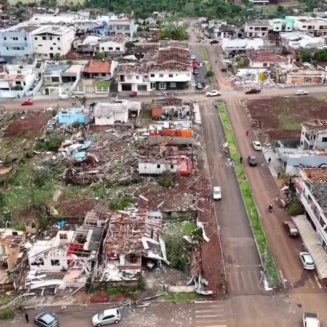 CÂMERAS DA UFFS REGISTRAM SUPERCÉLULA QUE ORIGINOU TORNADO DEVASTADOR EM RIO BONITO DO IGUAÇU