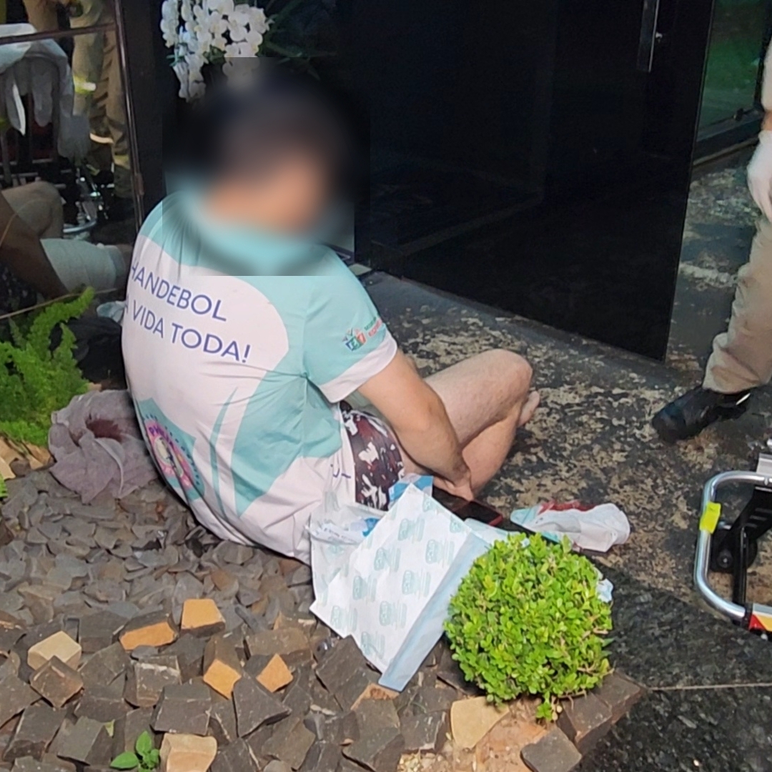 HOMEM É ESFAQUEADO PELA COMPANHEIRA DURANTE BRIGA EM CONDOMÍNIO NA ZONA LESTE DE LONDRINA