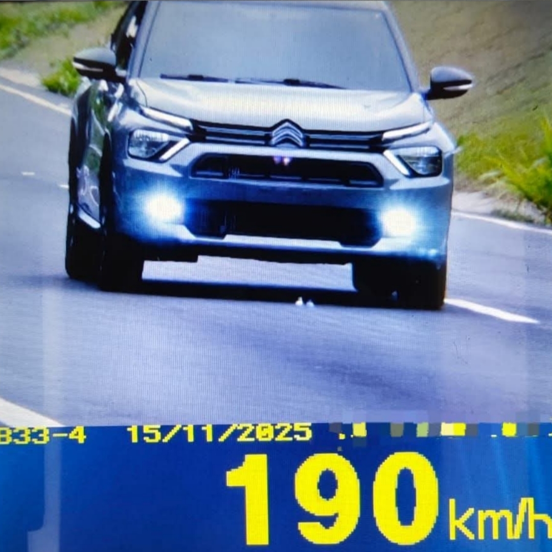 VEÍCULO É FLAGRADO A 190 KM/H DURANTE FISCALIZAÇÃO NA PR-445