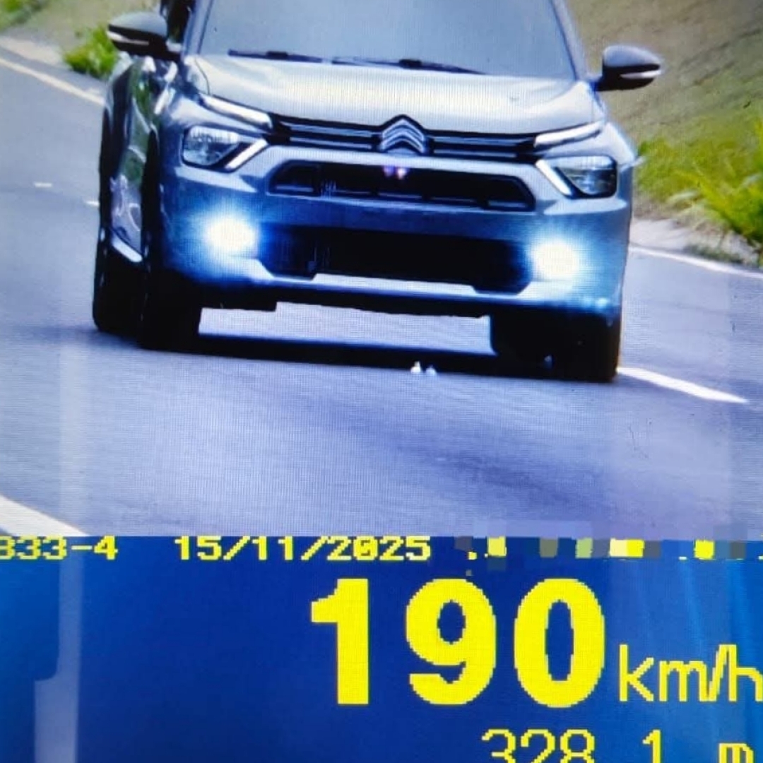VEÍCULO É FLAGRADO A 190 KM/H DURANTE FISCALIZAÇÃO NA PR-445