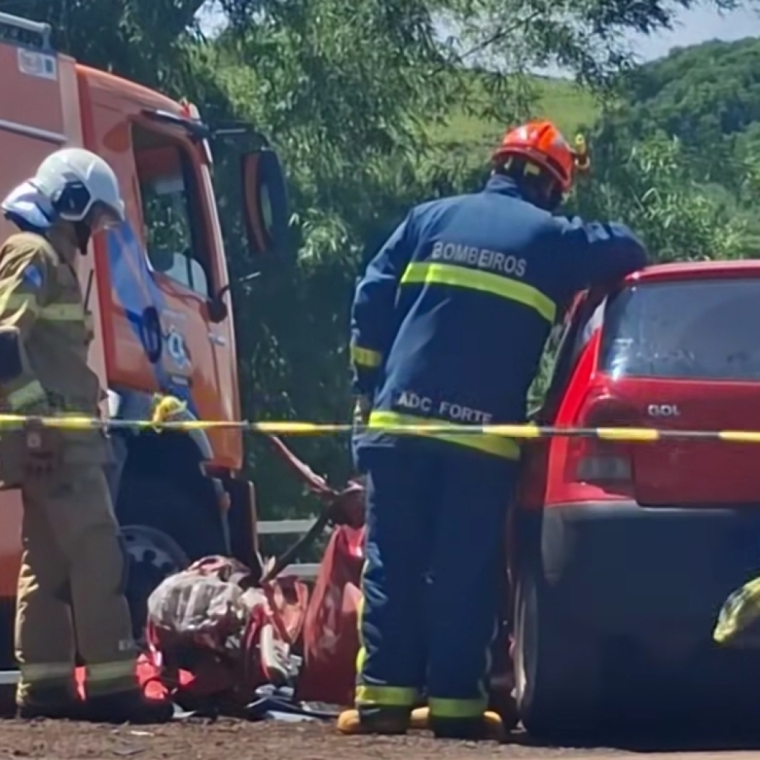 ACIDENTE NA BR-369 DEIXA MOTORISTA MORTO E TRÊS FERIDOS EM JANDAIA DO SUL