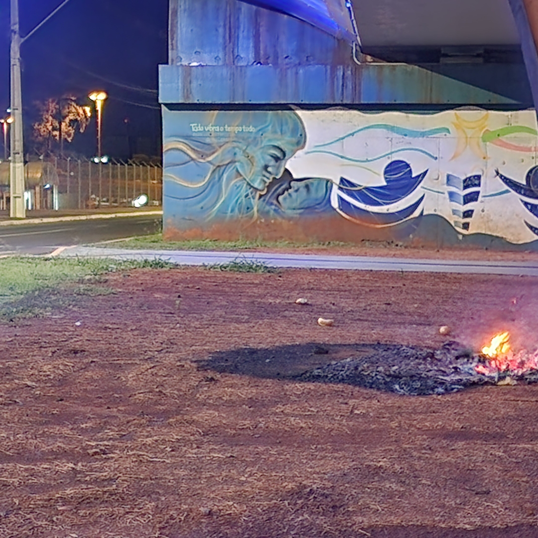 MULHER EM SITUAÇÃO DE RUA É AGREDIDA A GARRAFADAS E TEM PERTENCES QUEIMADOS PRÓXIMO A RODOVIÁRIA DE LONDRINA