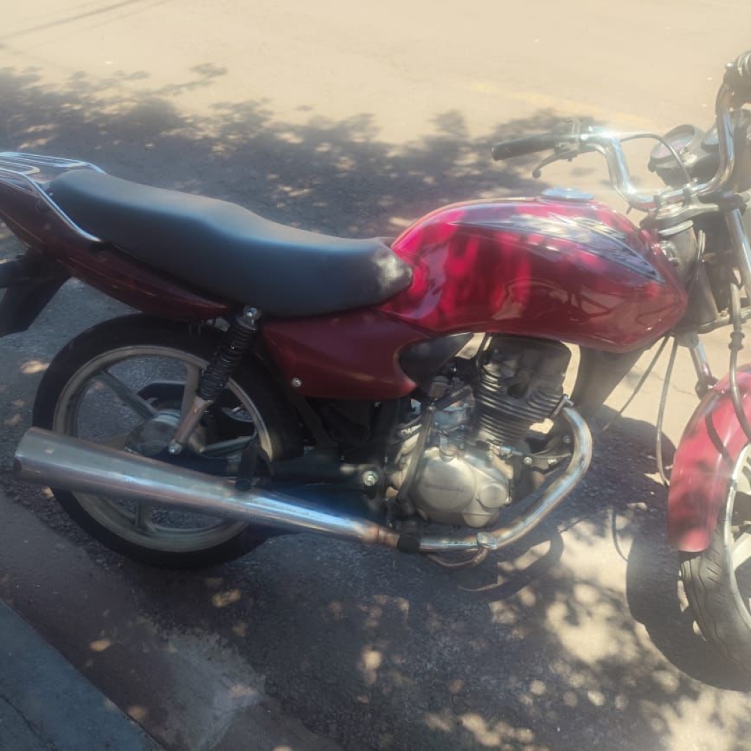 HOMEM É PRESO APÓS CONFESSAR FURTO DE MOTOCICLETA E USAR CRIANÇA COMO ESCUDO PARA FUGIR DE POPULARES NA ZONA NORTE DE LONDRINA