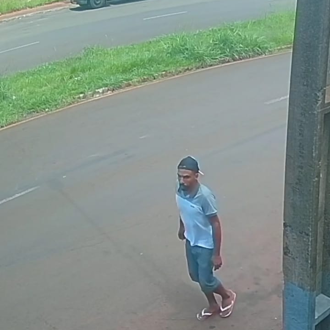 HOMEM É PRESO APÓS CONFESSAR FURTO DE MOTOCICLETA E USAR CRIANÇA COMO ESCUDO PARA FUGIR DE POPULARES NA ZONA NORTE DE LONDRINA