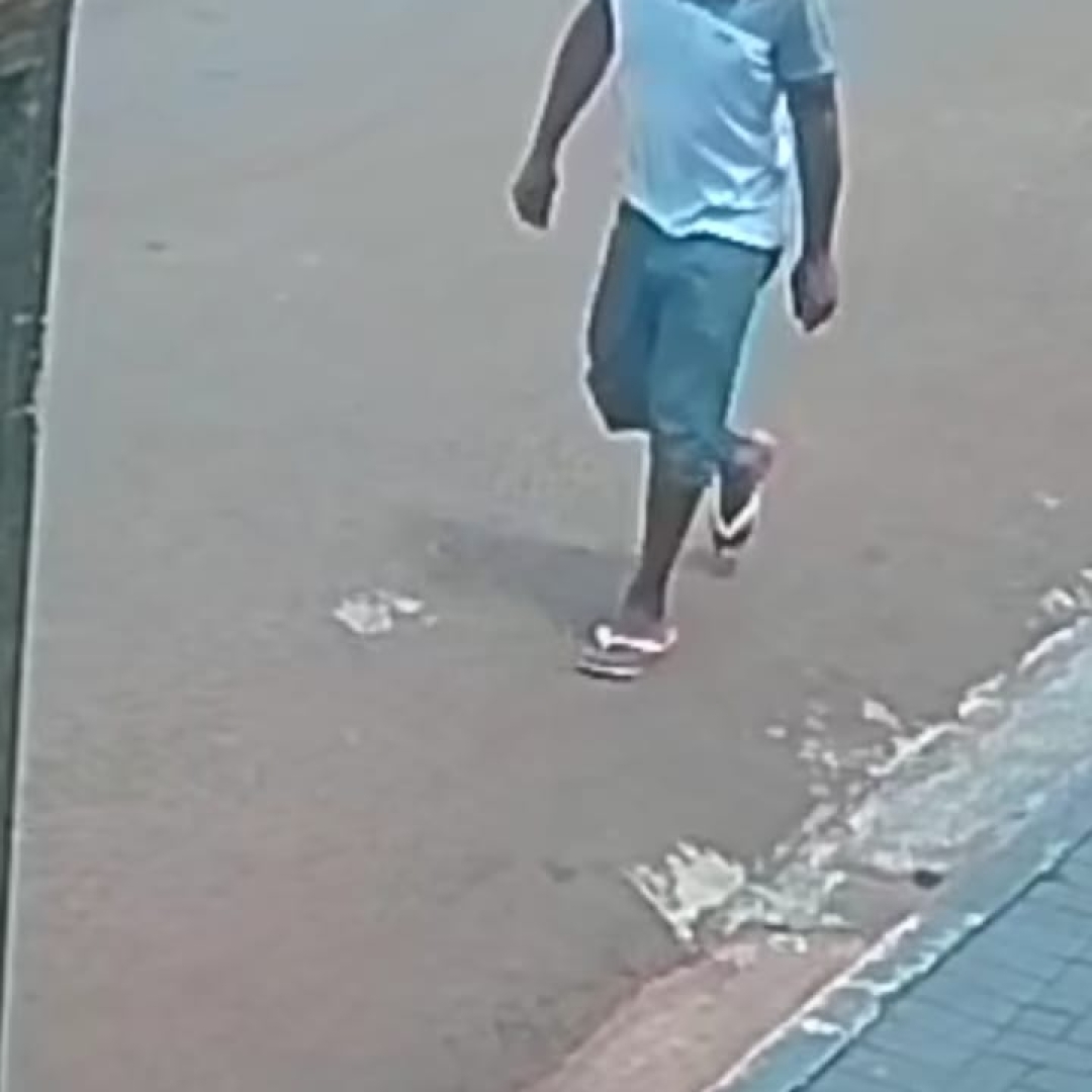 HOMEM É PRESO APÓS CONFESSAR FURTO DE MOTOCICLETA E USAR CRIANÇA COMO ESCUDO PARA FUGIR DE POPULARES NA ZONA NORTE DE LONDRINA