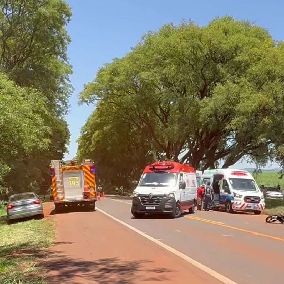 JOVEM FICA GRAVEMENTE FERIDA APÓS COLISÃO ENTRE MOTOCICLETA E CAMINHÃO NA BR-369, EM BANDEIRANTES 