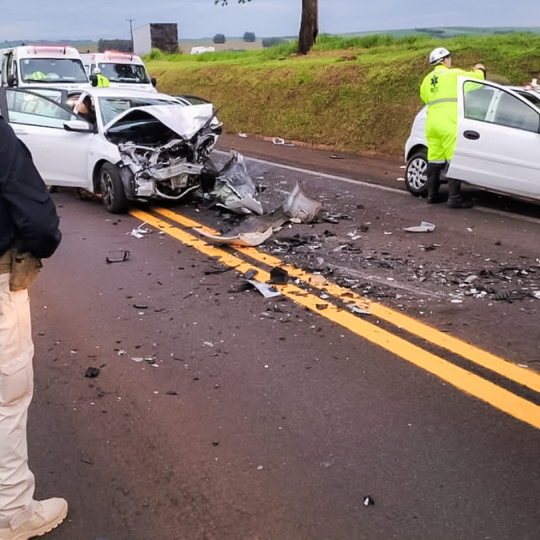 MÃE E FILHO MORREM APÓS COLISÃO FRONTAL NA BR-277, NO OESTE DO PR