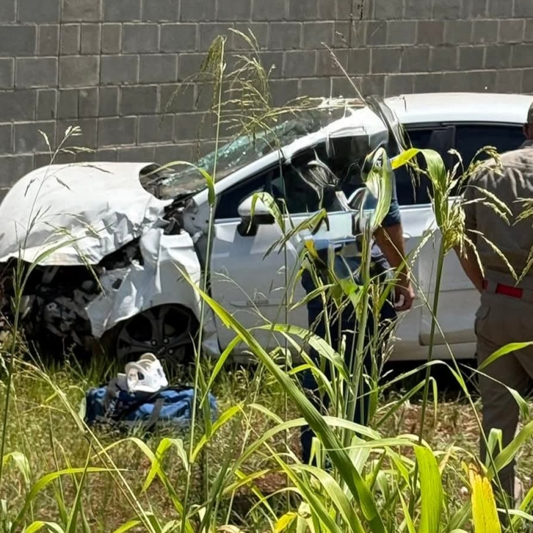 ENFERMEIRA MORRE EM ACIDENTE NA BR-369, EM BANDEIRANTES