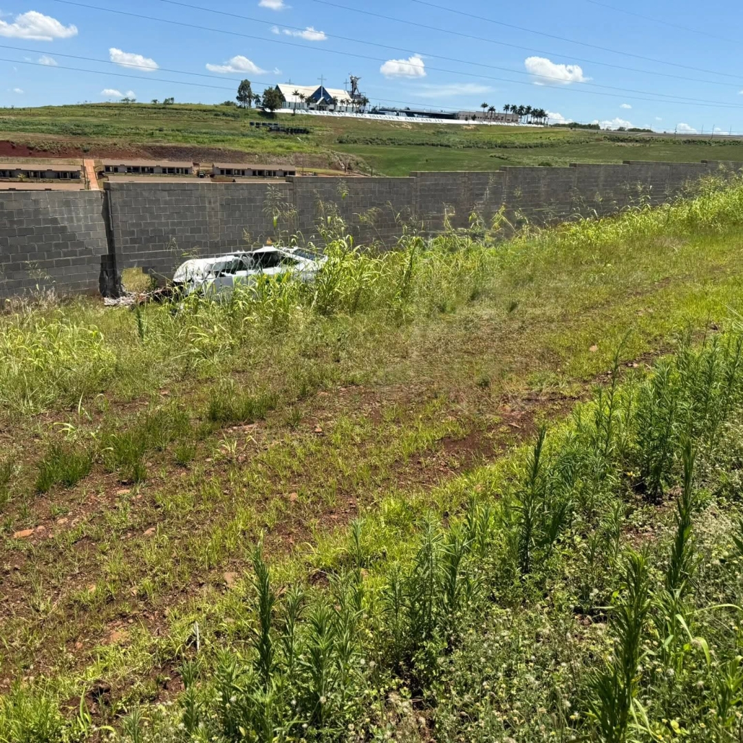 ENFERMEIRA MORRE EM ACIDENTE NA BR-369, EM BANDEIRANTES
