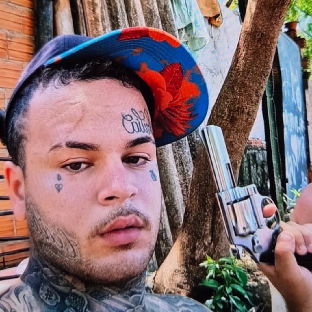 HOMEM QUE SE EXIBIA NAS REDES SOCIAIS PORTANDO ARMA MORRE EM CONFRONTO COM A ROTAM