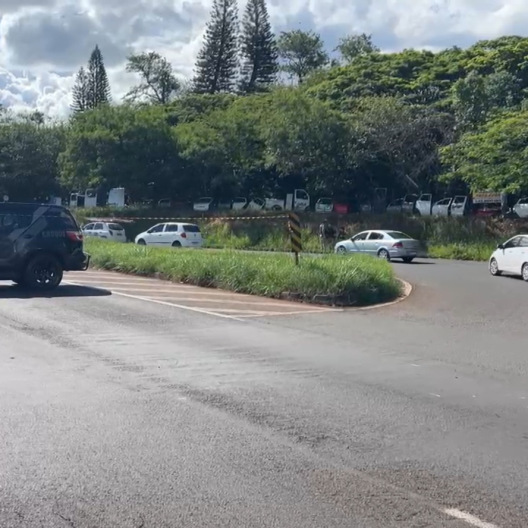 HOMEM MORRE EM CONFRONTO COM A COMPANHIA DE CHOQUE NA BR-369, EM CAMBÉ