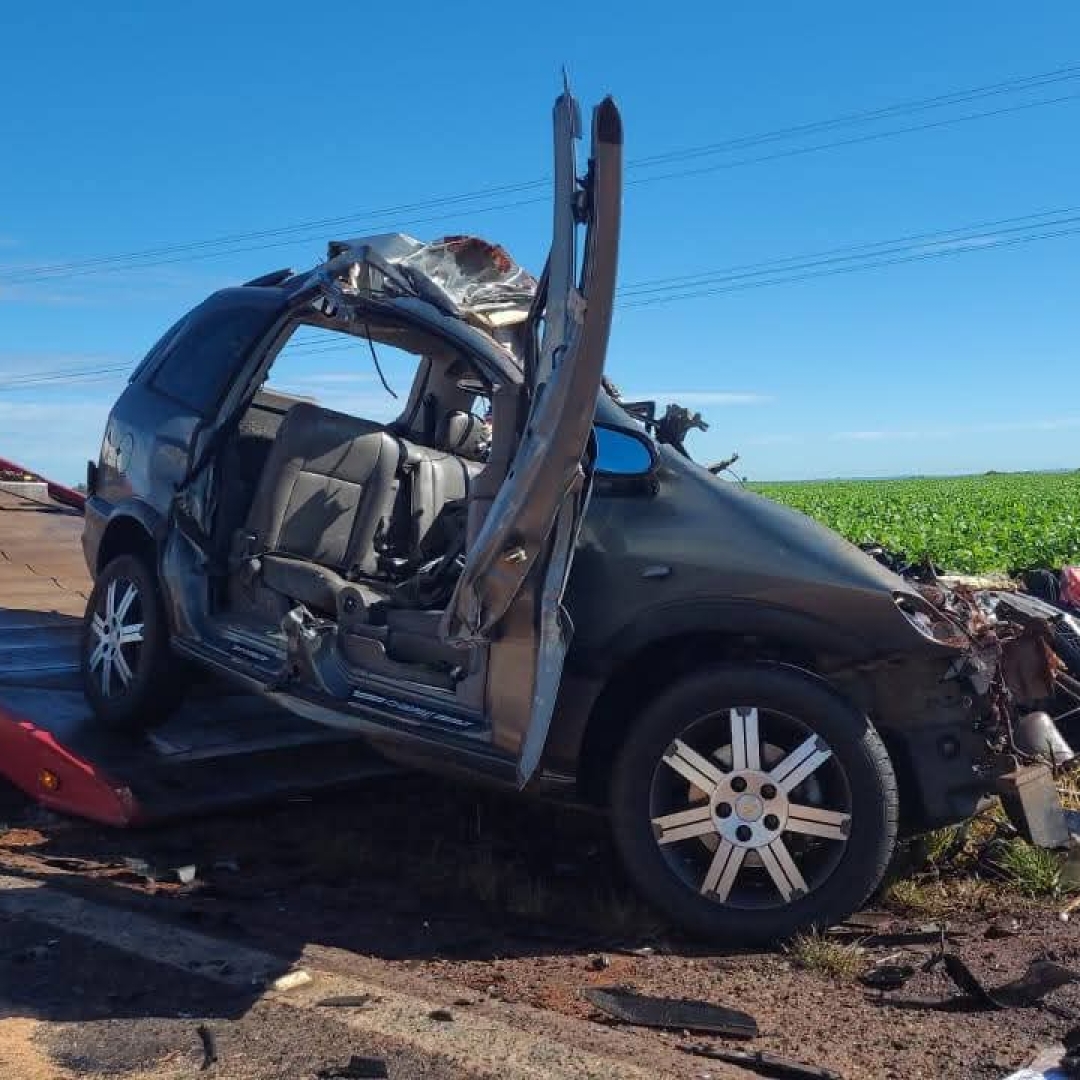 TRAGÉDIA NA PR-170: COLISÃO ENTRE CARRO E CAMINHÃO MATA FAMÍLIA INTEIRA EM ROLÂNDIA