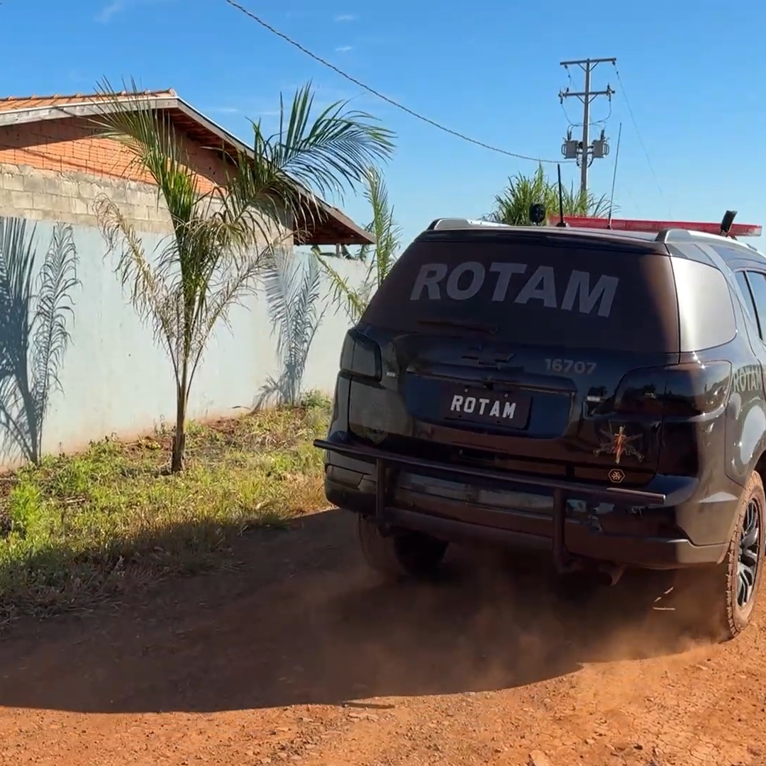 FORAGIDO DA JUSTIÇA MORRE EM CONFRONTO COM A ROTAM E DOIS POLICIAIS SÃO BALEADOS EM JATAIZINHO