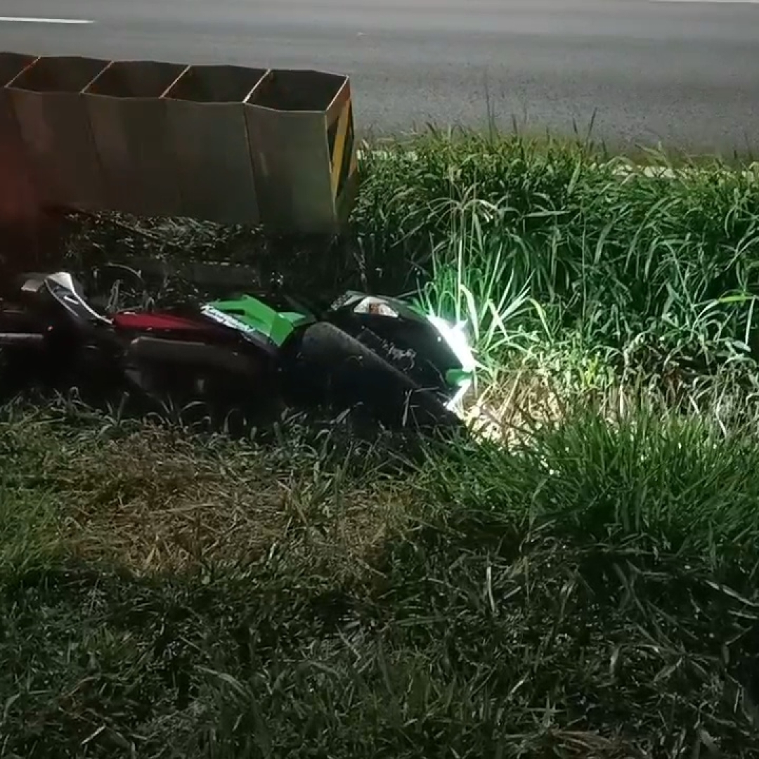 MOTOCICLISTA MORRE APÓS COLISÃO COM CAMINHONETE NA BR-369, EM ARAPONGAS