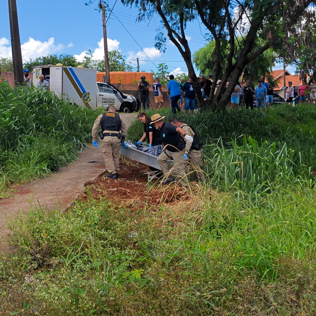 CORPO DE HOMEM É ENCONTRADO PRÓXIMO À LINHA FÉRREA NO RESIDENCIAL CAMBÉ IV