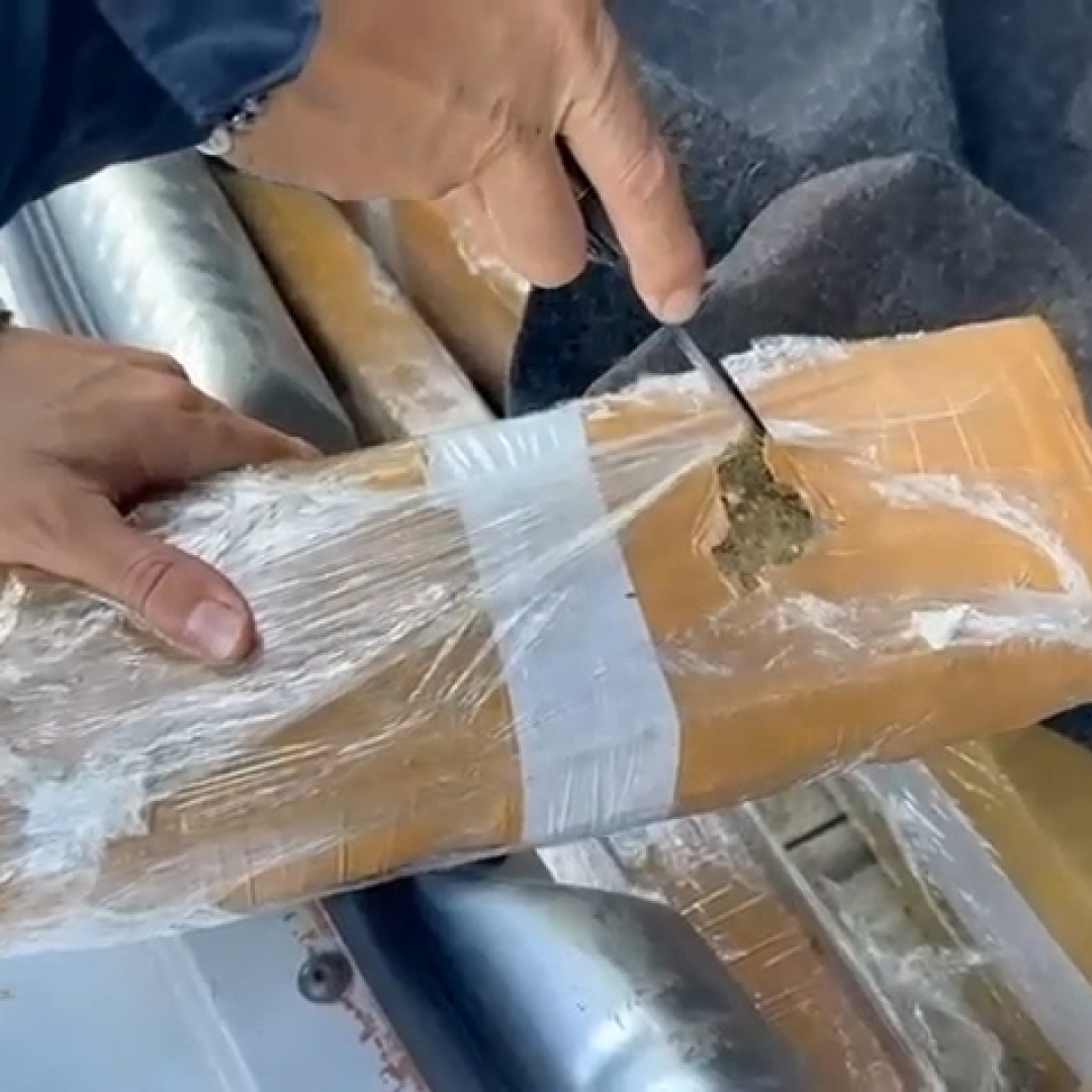 PRF APREENDE QUASE 130 KG DE DROGAS EM CARRO COM CRIANÇAS EM LONDRINA