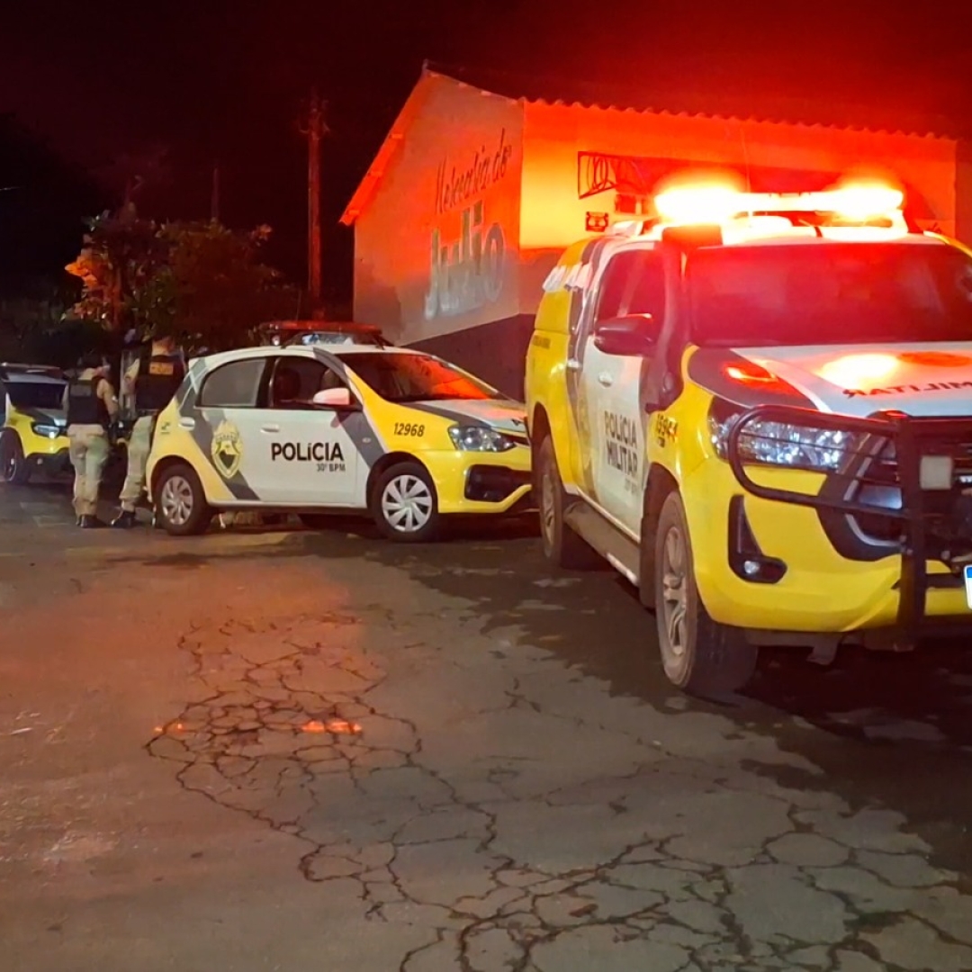 AÇÃO HEROICA DE POLICIAIS SALVA IDOSO DE 70 ANOS DURANTE INCÊNDIO EM RESIDÊNCIA EM JATAIZINHO