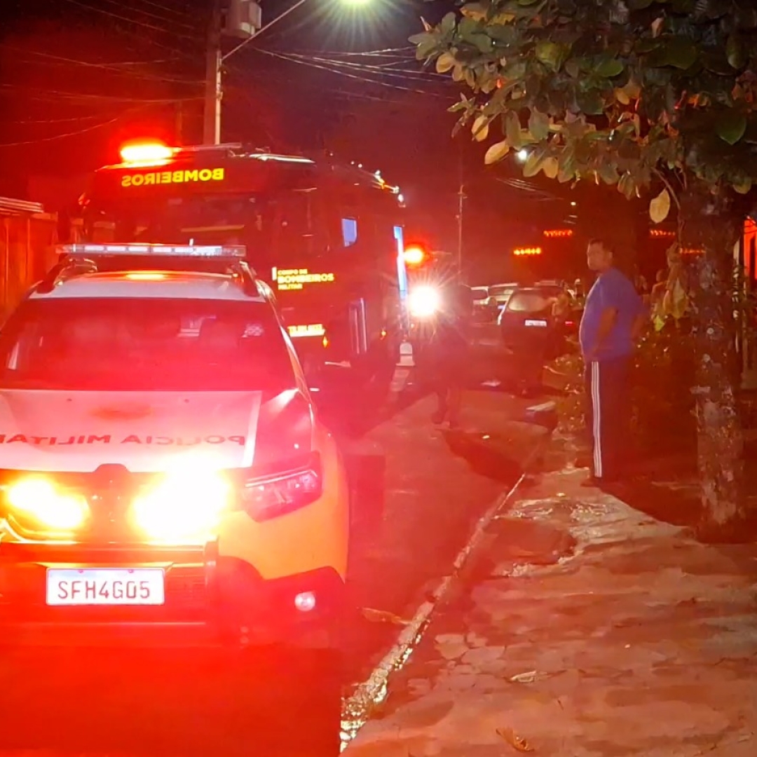 AÇÃO HEROICA DE POLICIAIS SALVA IDOSO DE 70 ANOS DURANTE INCÊNDIO EM RESIDÊNCIA EM JATAIZINHO