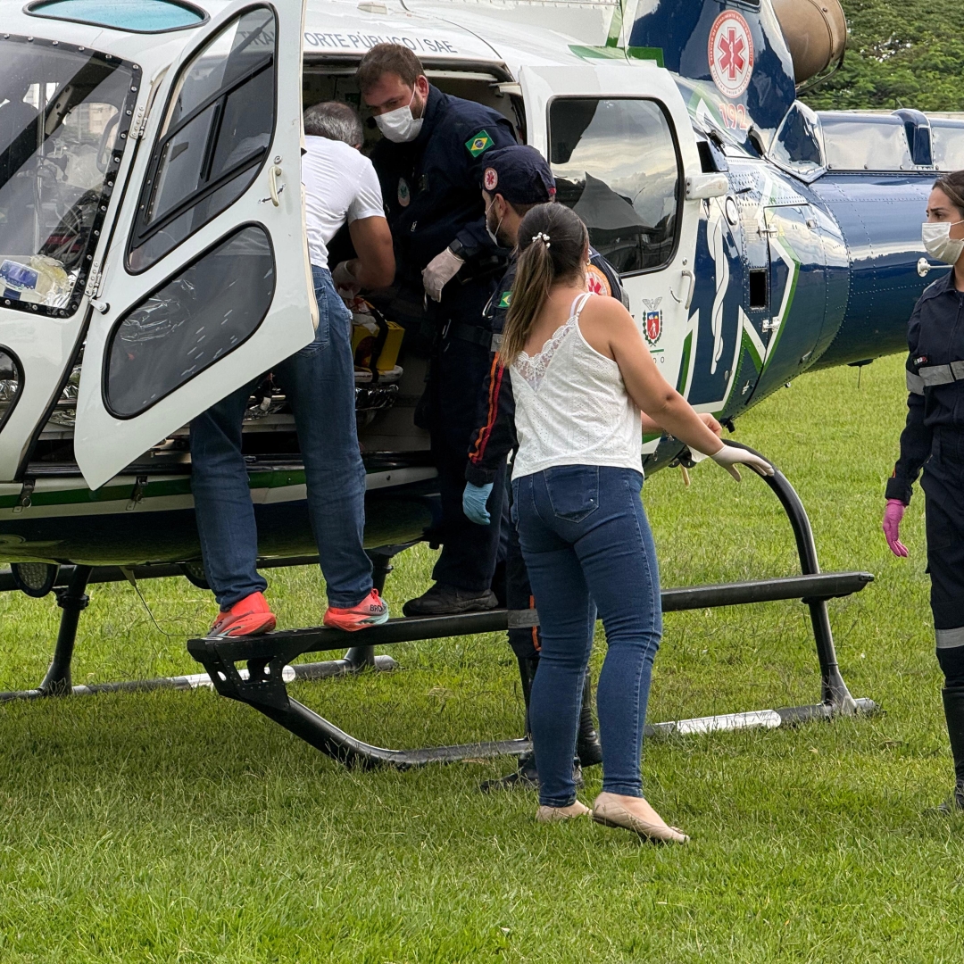 POLICIAL MILITAR MORRE APÓS VIATURA AQUAPLANAR E CAPOTAR NA PR-323, EM DOUTOR CAMARGO