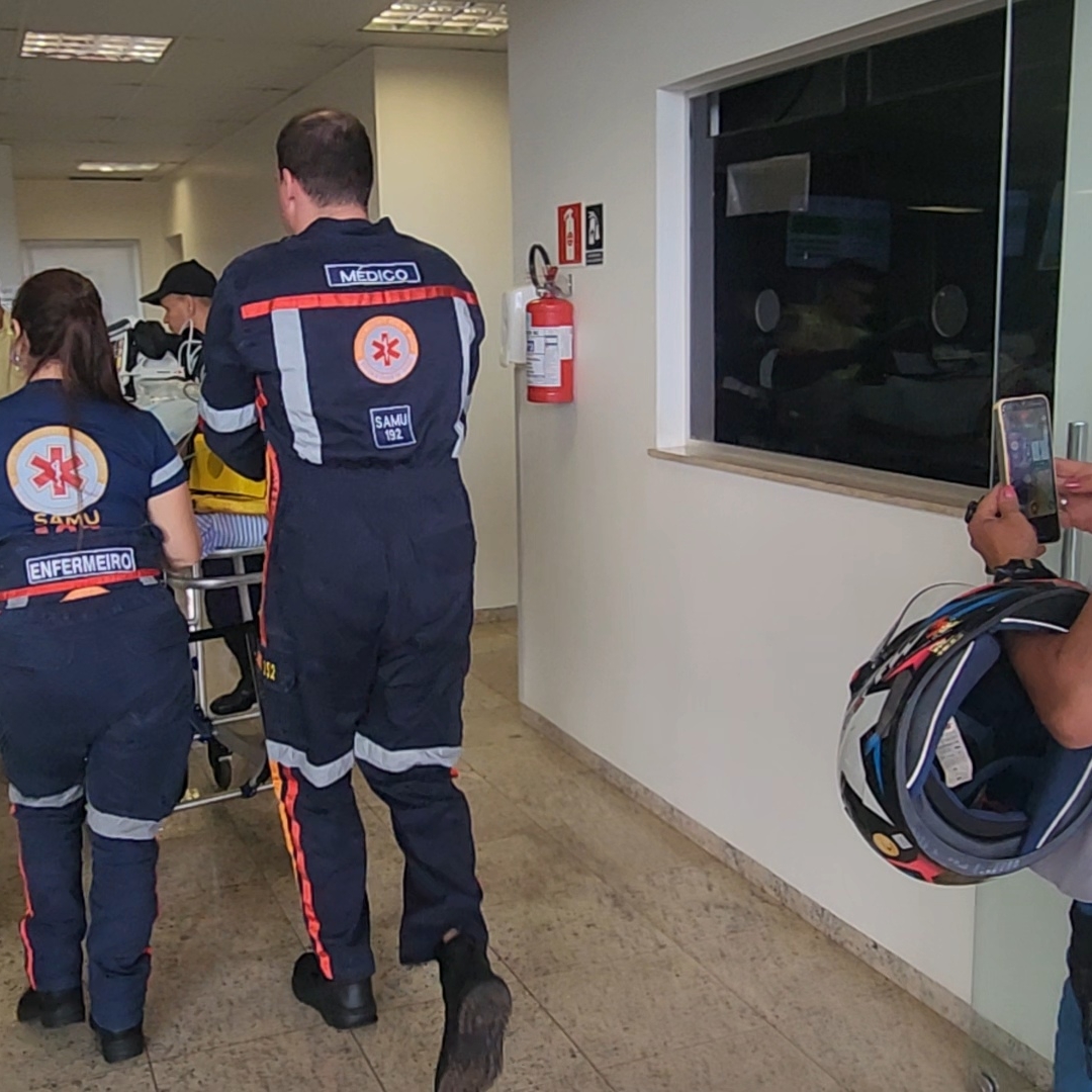 MOTOCICLISTA DE 19 ANOS FICA EM ESTADO GRAVÍSSIMO APÓS ACIDENTE EM RODOVIA DE LONDRINA